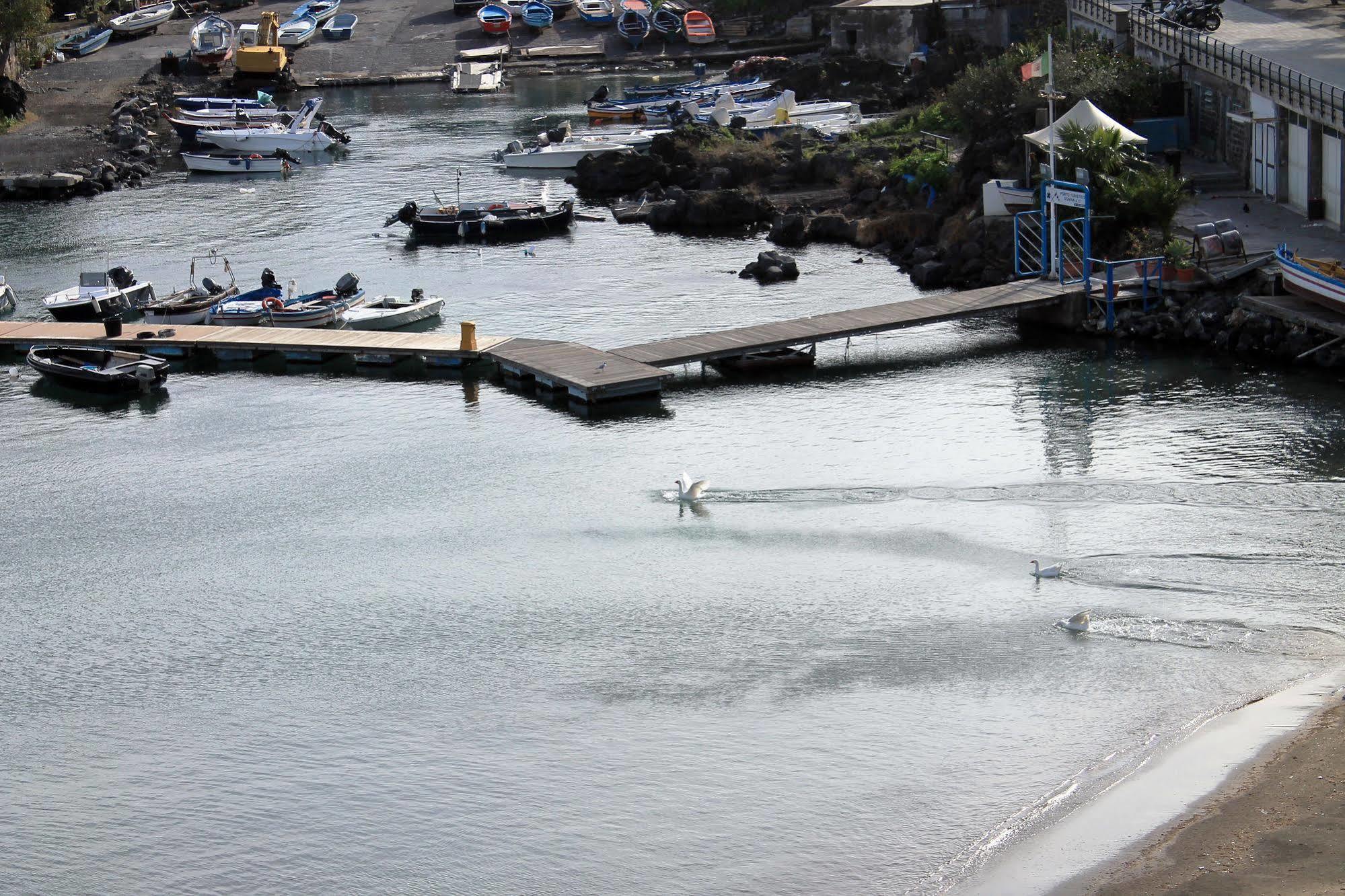 Baia Di Ognina Aeroporto di Catania Fontana Rossa